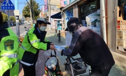 경남 새마을 교통봉사대 거리두기 캠페인