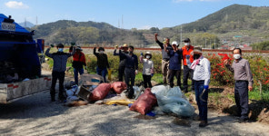 하동 적량면 관광객 맞이 환경정화활동 실시