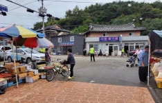 산청 신등면 자율방범대 교통지도 나서