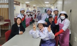 진주 정촌면 새마을지도자·부녀회 무료 급식 봉사