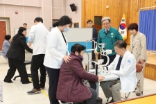 의령군, 진주 이성수안과 순회 무료 안검진 실시