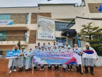 진주 이현동 새마을지도자·부녀회 태극기 달기 캠페인