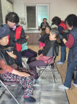 거창 마리면 자원봉사협의회 염색봉사로 젊음 선물