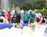 오태완 의령군수 서동생활공원 어린이 물놀이장 점검