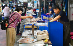 포토-추석 명절 앞두고 붐비는 전통시장