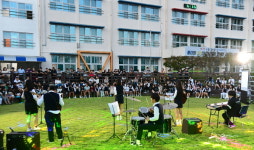 진주봉원중 마을공동체 초대 봉주르 봉스킹 행사 열어