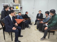 신성범 의원, 합천 금양 딸기재배농가 방문