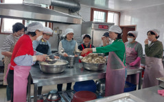진주 망경경로당 참사랑봉사대 후원 보양식 나눔