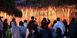 함안 낙화놀이 궂은 날씨에도 6500여 관객 환호
