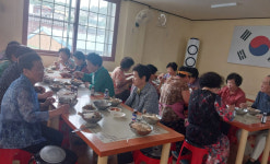 진주 천전동 망경경로당 초복맞이 통닭 보양식 제공
