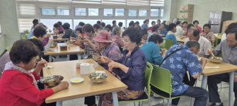 남해 서면노인대학, 군수 특강·짜장면 나눔 봉사활동 개최