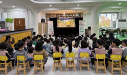 진주시아동보호전문기관 아동권리 존중 인형극 진행