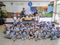함안 군북면 39사단 충무어린이집, 아이들이 만든 된장·간장 공유냉장고에 기탁