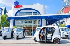 엠블, 전기차 위한 다목적 충전소 ‘메가스테이션’ 공개