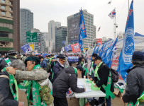 ROTC 애국동지회 최해원 사무총장 “부산 앞바다 보트피플보다 광화문광장에서 쓰러지는 편이 낫다”