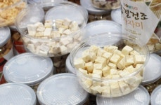 [리얼푸드]동결건조 방식…반려동물 간식 시장에도 열풍