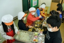 [리얼푸드][건강한 학교밥③]알레르기 식품 걷어낸 맞춤식단...알레르기 걱정 제로 학교밥
