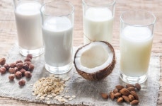 [리얼푸드]2018년 주목받을 식물성 우유 5가지