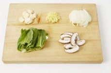 [리얼푸드]구수하게 한 그릇 ‘해물보리 누룽지탕’