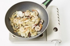 [리얼푸드]구수하게 한 그릇 ‘해물보리 누룽지탕’