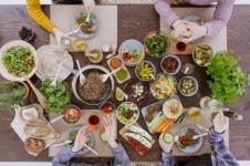 [리얼푸드]아기도 비건이 가능할까…심각한 영양실조 유발할수도