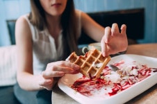 [리얼푸드]‘인기절정’ 크로플, 영양소 확인도 필요