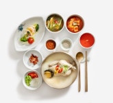 [리얼푸드]‘놀면뭐하니?’ 전복 삼계탕, 나도 먹을수 있다…한국의집 여름 메뉴 선보여