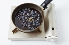 [리얼푸드] 상큼달콤 보랏빛 더하기…돈육조림에 넣는 블루베리 소스