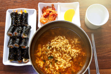 [리얼푸드] ‘한국 문화 체험’ 파키스탄에서 인기인 서울스테이션 편의점