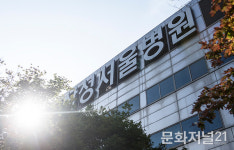 [단독] 삼성서울병원, 대리수술 피해 의혹 제보 더 나와…복지부 추가 조사 시사