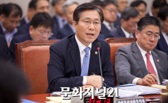 [MJ포토] 설명하는 성윤모 산업통상자원부 장관