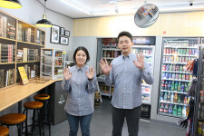 대웅제약, 발달장애인 채용한 사내매점 ‘베어마트’ 설립 대표 이미지