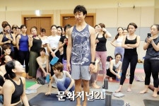 [MJ포토] 김경석 강사 아쉬탕가 빈야사 요가를 탐험하다클래스 진행