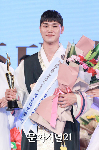 [MJ포토] 강민구, '2020 세종대왕소헌왕후 본상 덕(德) 수상'