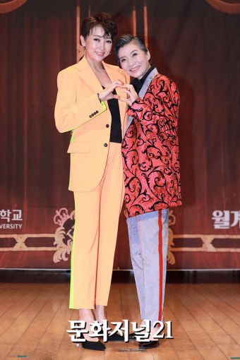 [MJ포토] 이현정-윤영주, 'MBN 오래살고 볼 일 주인공과 국민 며느리'