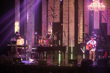 노리플라이, 연말콘서트 오래전 그 멜로디 성료...관객들 추억에 빠지다