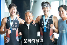 [MJ포토] 롯데월드타워 123층 완주!