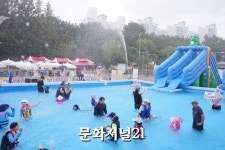 [MJ포토] 비가 와도 신나요!…송도 해변축제