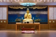 현대적 후불탱화 봉안한 新 법당