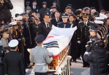 세상의 마지막 목욕… 生死 경계를 이어내다