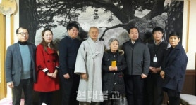 희망 담은 복돼지에 다시 일어섭니다