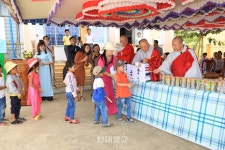 베트남 초등학교에 전한 감로수