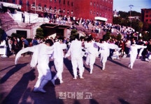 다시 부처님 시대 꿈꾸는 영원한 전법사 / 청보리 운동 이끌며 포교…진짜 불교 해보고 싶다