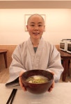 [사찰국수 기행 스님이 웃는다] 6 주호 스님의 쑥칼국수