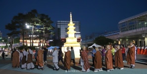 아산사암연, 부처님오신날 봉축탑 점등법요식 봉행