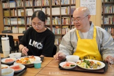 복지재단, '청년밥心'…대학생 입맛 잡은 든든한 한 끼 쐈다