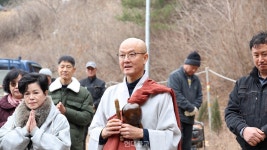 공주 동혈사, 진신사리 봉안 9층석탑 조성