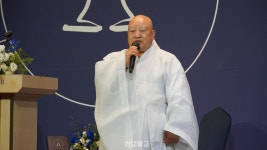 너도 꽃, 나도 꽃…정념 스님이 그린 미래문명
