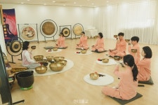 싱잉볼 파동으로 다친 마음 어루만져요