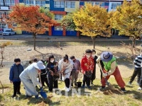 울산불교환경연대, 밀양 밀주초등학교에 나무 심어